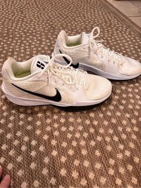 Sabrina 2TB Nike White and Black Low-Top Training Shoes